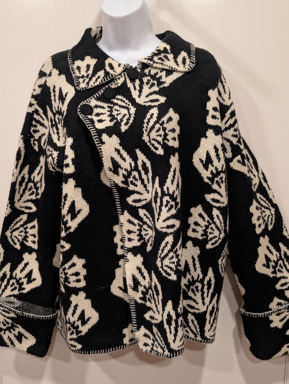 Tru Luxe Jeans Black Floral Crossover Sweater Jacket Wrap Women's XL VERY NICE